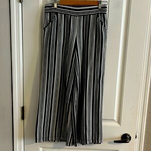 Max studio cropped pants